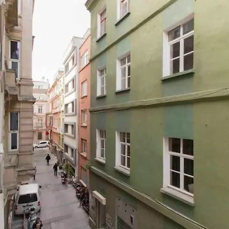Taksim, - Renovated - Apartamento Estambul
